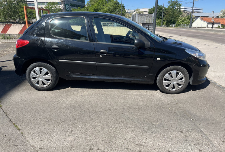 Peugeot 206+ 1.4 essence