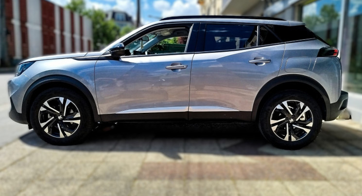 Peugeot 2008 II 1.2 THP // ALLURE // 100 cv // SUIVI PEUGEOT