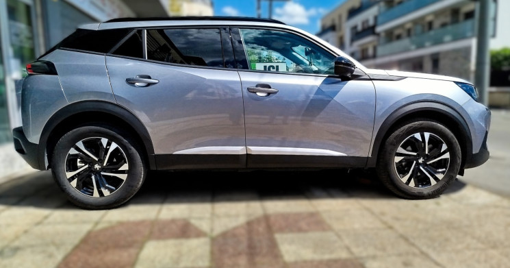 Peugeot 2008 II 1.2 THP // ALLURE // 100 cv // SUIVI PEUGEOT