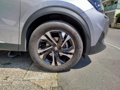 Peugeot 2008 II 1.2 THP // ALLURE // 100 cv // SUIVI PEUGEOT