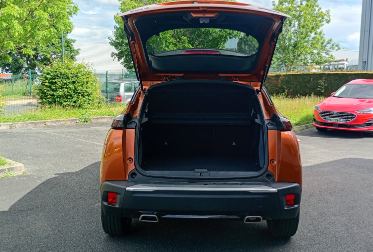 Peugeot 2008 PureTech 130 ch EAT8 GT