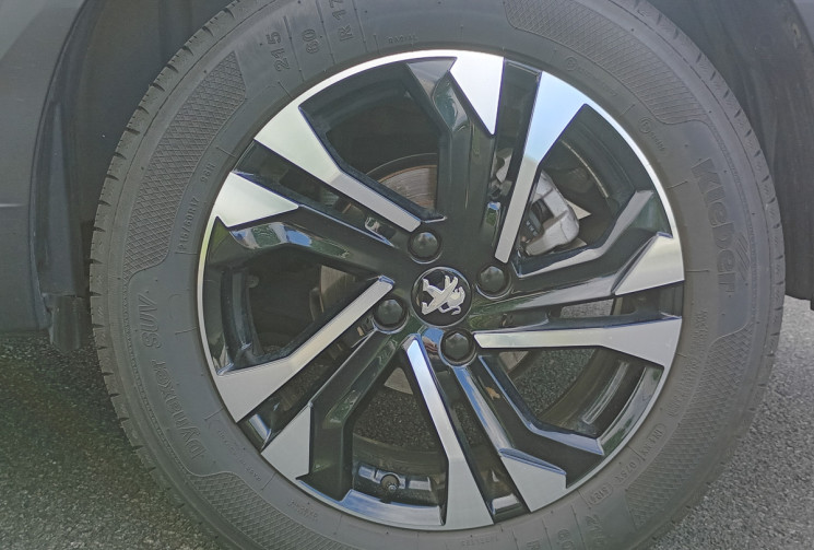Peugeot 2008 PureTech 130 ch EAT8 GT