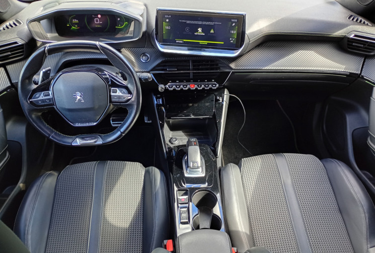 Peugeot 2008  PEUGEOT 2008 PureTech 130 EAT8 GT