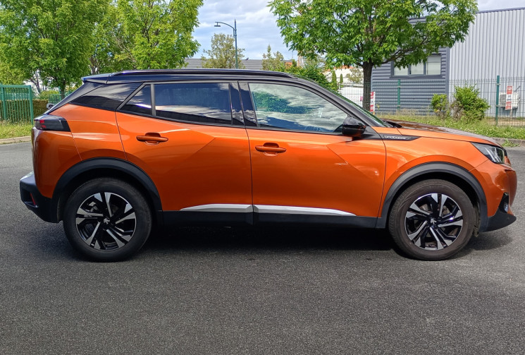 Peugeot 2008 PureTech 130 ch EAT8 GT