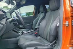 Peugeot 2008  PEUGEOT 2008 PureTech 130 EAT8 GT
