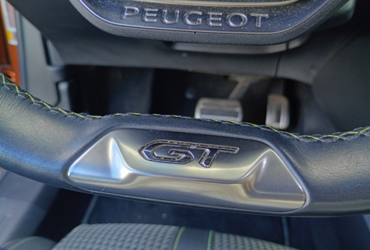 Peugeot 2008 PureTech 130 ch EAT8 GT