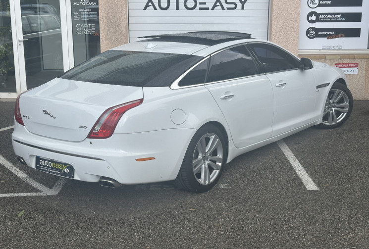Jaguar XJ 3.0 V6 S/C Luxe Premium / ENTRETIEN OK / DISTRIBUTION OK / VIDANGE BVA OK