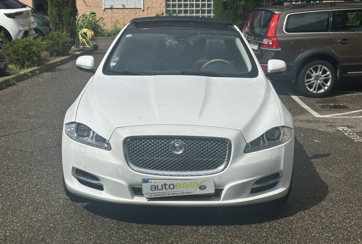 Jaguar XJ 3.0 V6 S/C Luxe Premium / ENTRETIEN OK / DISTRIBUTION OK / VIDANGE BVA OK