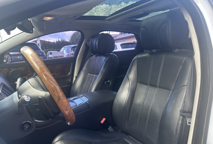 Jaguar XJ 3.0 V6 S/C Luxe Premium / ENTRETIEN OK / DISTRIBUTION OK / VIDANGE BVA OK