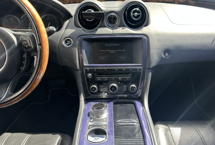 Jaguar XJ 3.0 V6 S/C Luxe Premium / ENTRETIEN OK / DISTRIBUTION OK / VIDANGE BVA OK