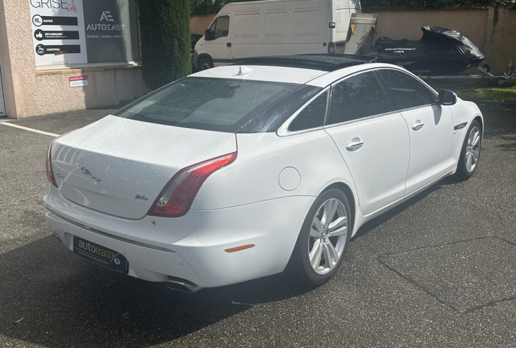 Jaguar XJ 3.0 V6 S/C Luxe Premium / ENTRETIEN OK / DISTRIBUTION OK / VIDANGE BVA OK
