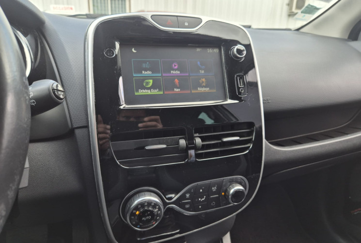 Renault Clio IV 5 Portes 1.2 TCE 16V ENERGY EDC6 118CV * CARNET COMPLET * DETECTEUR DE RECUL * 