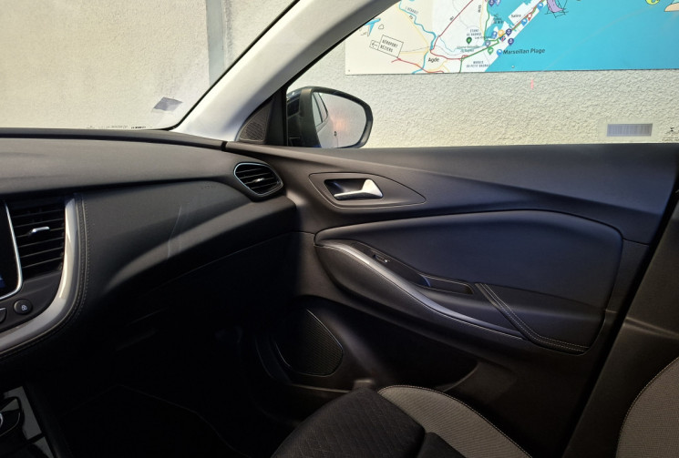 Opel Crossland X 1.2 130 TURBO DESIGN LINE / CAMERA / ENTRETIEN ET KIT DISTRIBUTION A JOUR