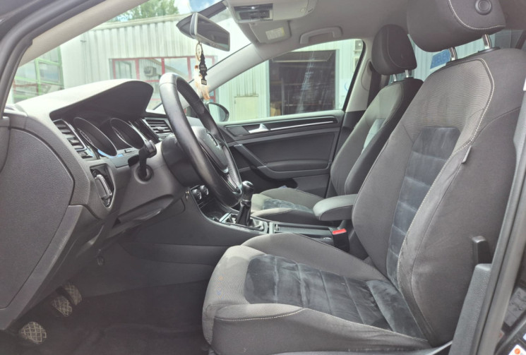 Volkswagen Golf VII 1.6 TDI * 105 CV * DISTRIBUTION FAITE * BT * SIEGES CHAUFFANTS * ALCANTARA 