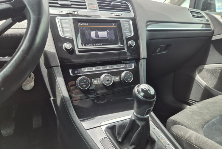 Volkswagen Golf VII 1.6 TDI * 105 CV * DISTRIBUTION FAITE * BT * SIEGES CHAUFFANTS * ALCANTARA 