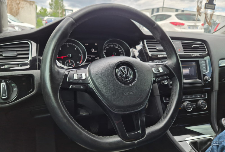 Volkswagen Golf VII 1.6 TDI * 105 CV * DISTRIBUTION FAITE * BT * SIEGES CHAUFFANTS * ALCANTARA 