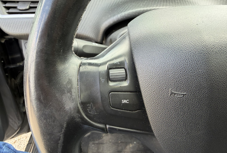 Peugeot 2008 1.6 BLUEHDI 120 Cv ALLURE BVM6 / DISTRIBUTION OK / ENTRETIEN A JOUR
