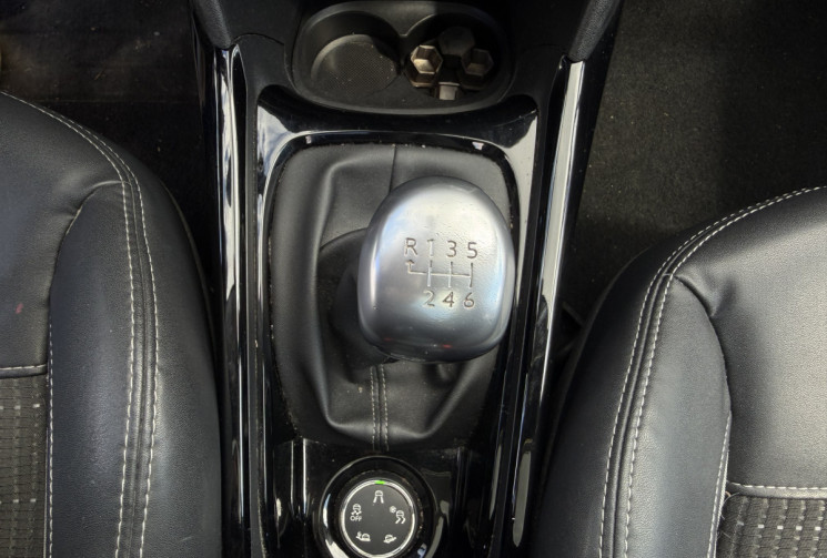Peugeot 2008 1.6 BLUEHDI 120 Cv ALLURE BVM6 / DISTRIBUTION OK / ENTRETIEN A JOUR