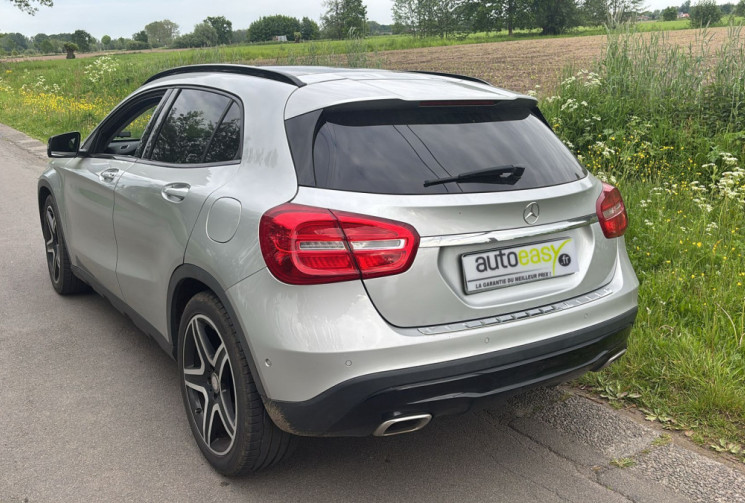 Mercedes GLA 1.6 i 122CV 7G-DCT PACK AMG TOIT OUVRANT / CAMERA