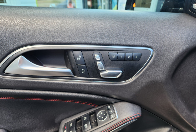 Mercedes GLA 220 d Fascination 7G-DCT Toit ouvrant / cuir