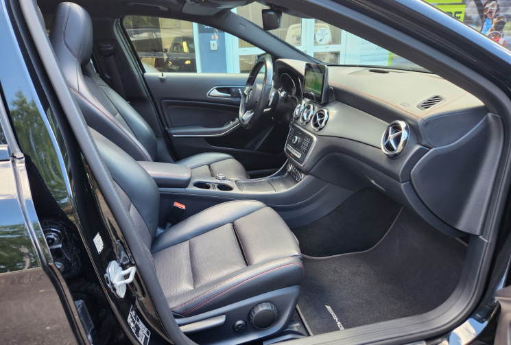 Mercedes GLA 220d 177ch Fascination Pack AMG 7G-DCT Toit ouvrant / Harman Kardon
