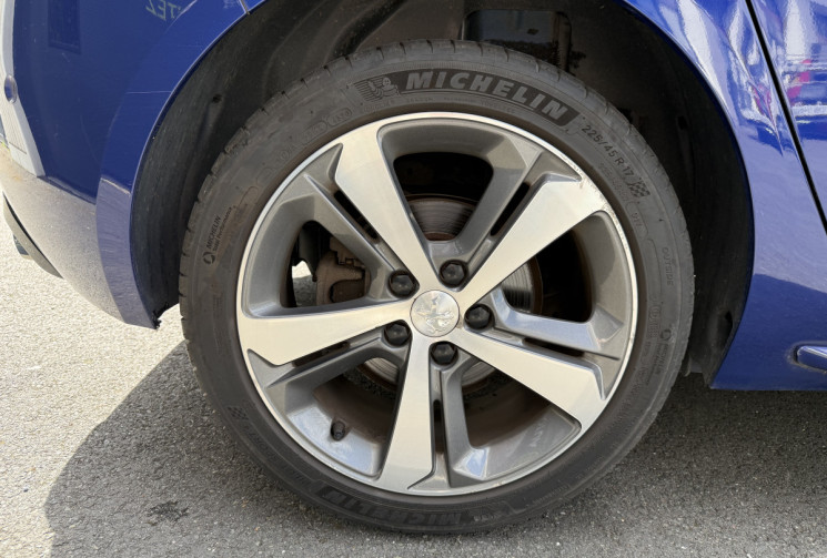 Peugeot 308  2.0 BLUEHDI 150 S&S GT LINE