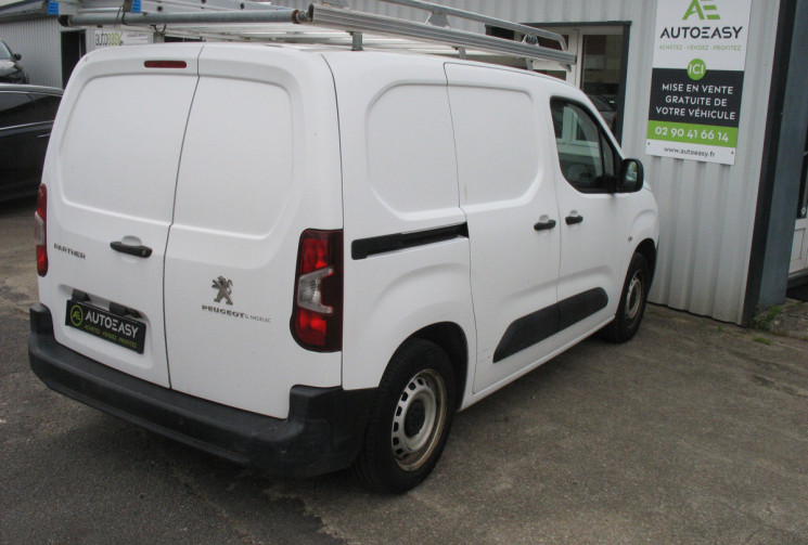 Peugeot Partner PREMIUM STD  1.2  THP 110  COURROIE NEUVE