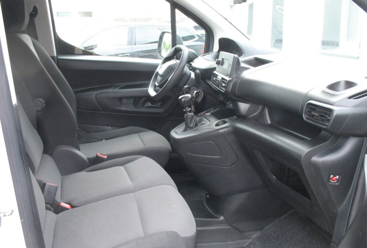 Peugeot Partner PREMIUM STD  1.2  THP 110  COURROIE NEUVE