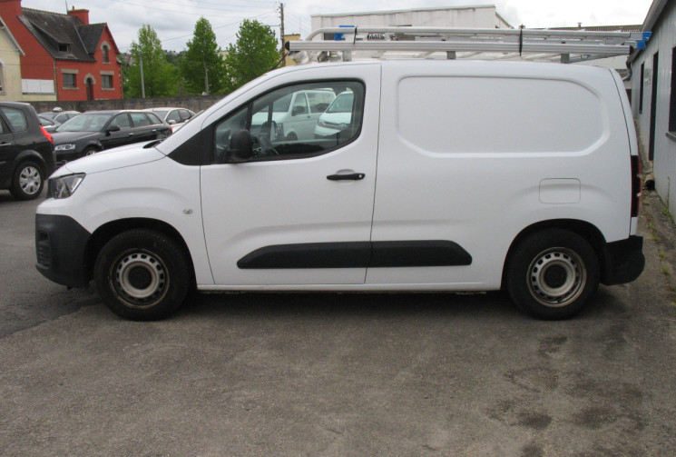 Peugeot Partner PREMIUM STD  1.2  THP 110  COURROIE NEUVE