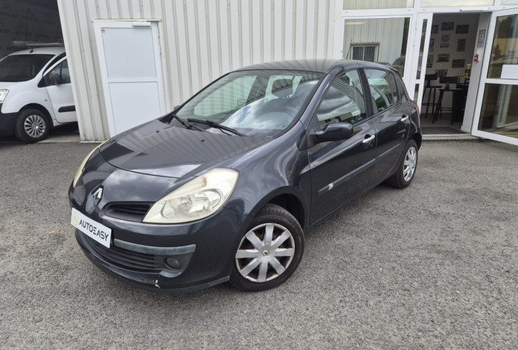 Renault Clio iii 1L5 DCI * 68cv * 5P * CLIM * 2EME MAIN * FAIBLE CONSOMATION  