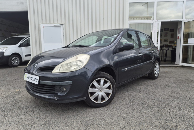 Renault Clio iii 1L5 DCI * 68cv * 5P * CLIM * 2EME MAIN * FAIBLE CONSOMATION  