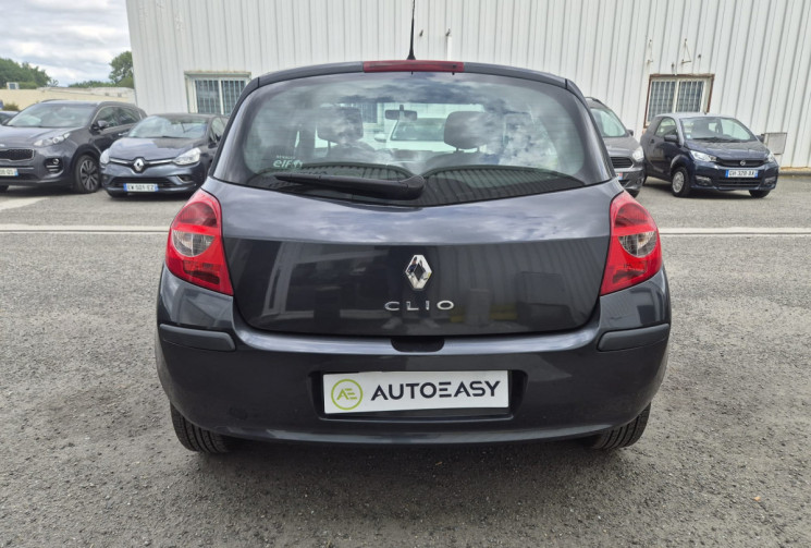 Renault Clio iii 1L5 DCI * 68cv * 5P * CLIM * 2EME MAIN * FAIBLE CONSOMATION  