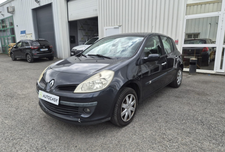 Renault Clio iii 1L5 DCI * 68cv * 5P * CLIM * 2EME MAIN * FAIBLE CONSOMATION  