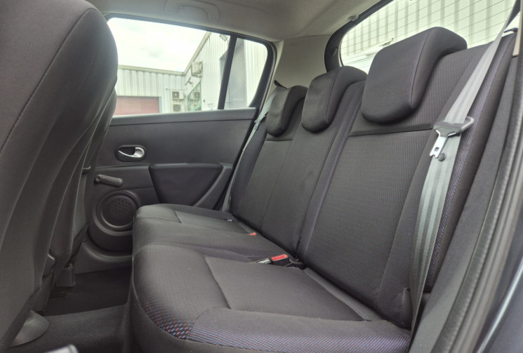 Renault Clio iii 1L5 DCI * 68cv * 5P * CLIM * 2EME MAIN * FAIBLE CONSOMATION  