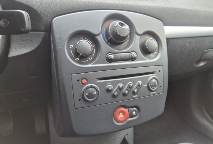 Renault Clio iii 1L5 DCI * 68cv * 5P * CLIM * 2EME MAIN * FAIBLE CONSOMATION  