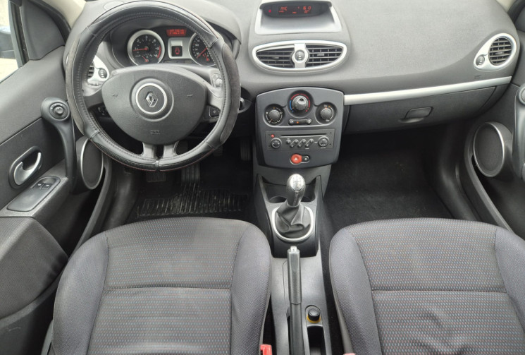 Renault Clio iii 1L5 DCI * 68cv * 5P * CLIM * 2EME MAIN * FAIBLE CONSOMATION  