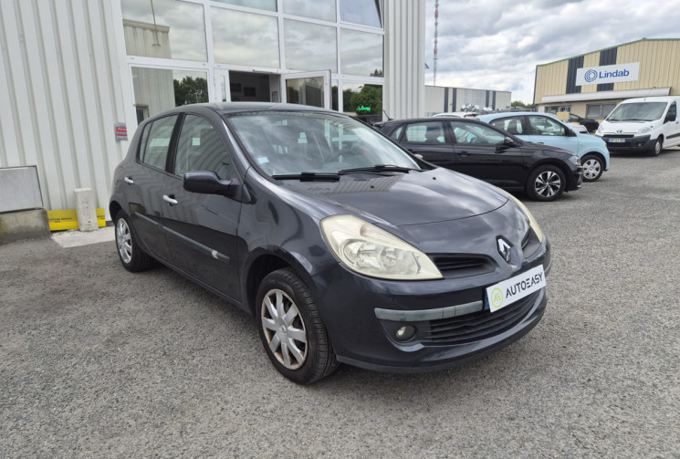 Renault Clio iii 1L5 DCI * 68cv * 5P * CLIM * 2EME MAIN * FAIBLE CONSOMATION  