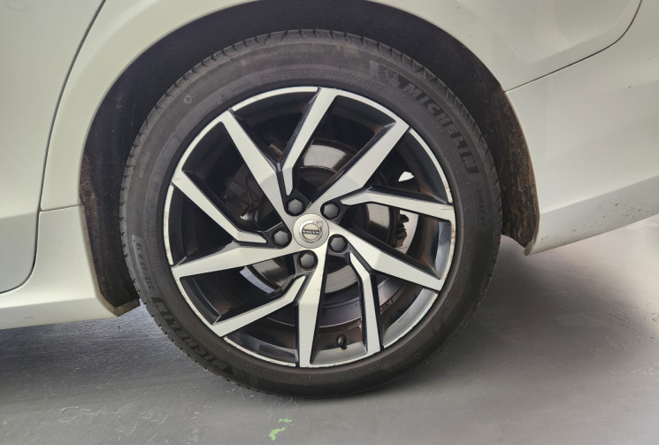 Volvo V60 D4 190ch AdBlue Momentum Geartronic