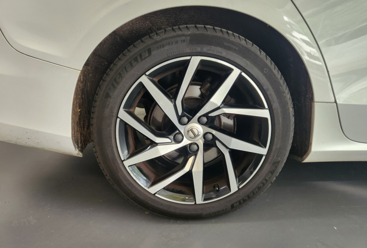Volvo V60 D4 190ch AdBlue Momentum Geartronic