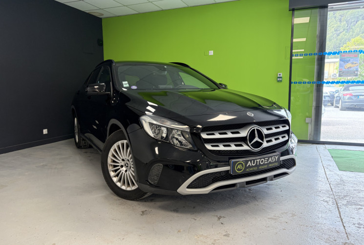 Mercedes GLA 1.6 i 180 122 cv Intuition