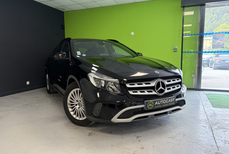 Mercedes GLA 1.6 i 180 122 cv Intuition