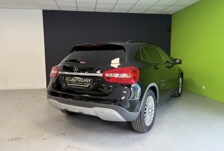 Mercedes GLA 1.6 i 180 122 cv Intuition