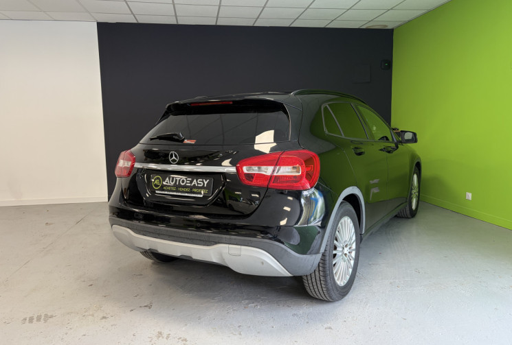 Mercedes GLA 1.6 i 180 122 cv Intuition