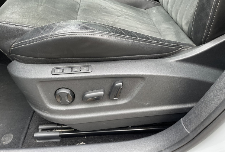 Skoda Karoq 1.6 TDI 116ch SCR Style DSG7/Toit Pano/Apple Carplay Android Auto/ Siège électrique  