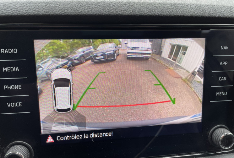Skoda Karoq 1.6 TDI 116ch SCR Style DSG7/Toit Pano/Apple Carplay Android Auto/ Siège électrique  