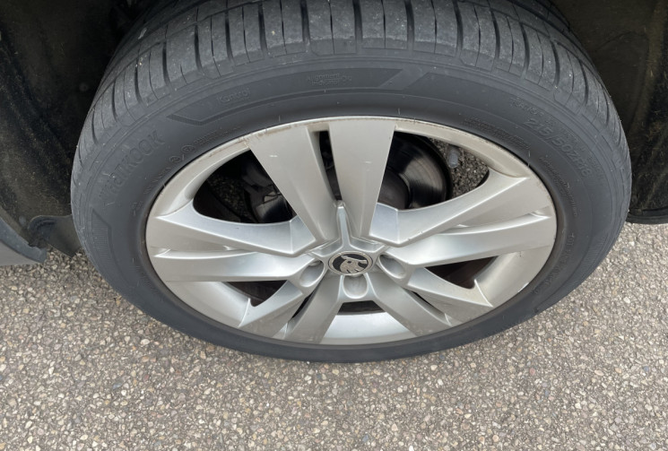 Skoda Karoq 1.6 TDI 116ch SCR Style DSG7/Toit Pano/Apple Carplay Android Auto/ Siège électrique  