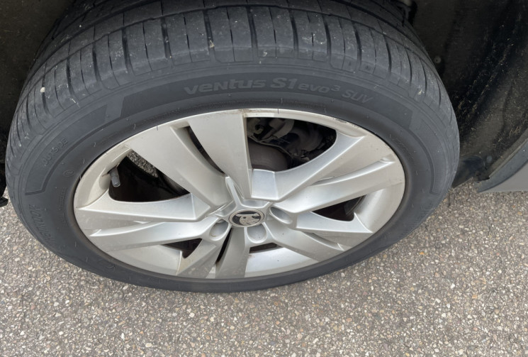 Skoda Karoq 1.6 TDI 116ch SCR Style DSG7/Toit Pano/Apple Carplay Android Auto/ Siège électrique  