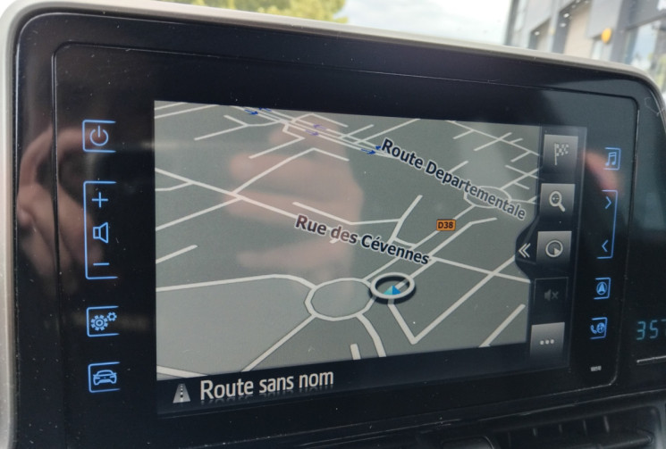 Toyota C-HR  1.8 EDITION 122 HSD Hybrid 2WD CVT - Sièges chauffants - aides à la conduite + - 