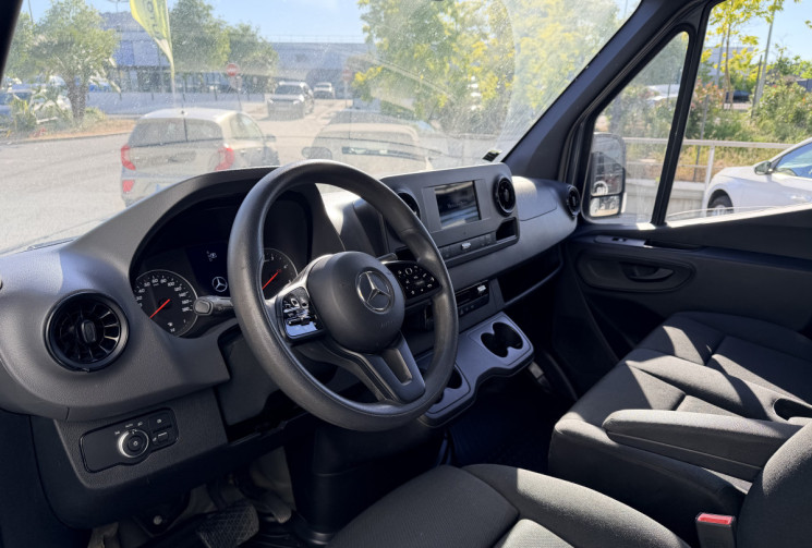 Mercedes Sprinter L1H1 214 cdi 143 CH 1ERE MAIN