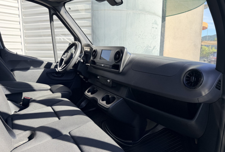 Mercedes Sprinter L1H1 214 cdi 143 CH 1ERE MAIN